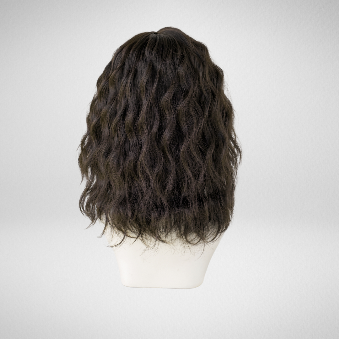 Cabelo Curto Ondulado Castanho: Realce sua Beleza Natural!